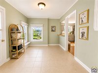1811 SW Oakley AVE, Topeka, KS 66604