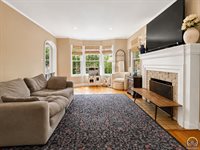 1811 SW Oakley AVE, Topeka, KS 66604