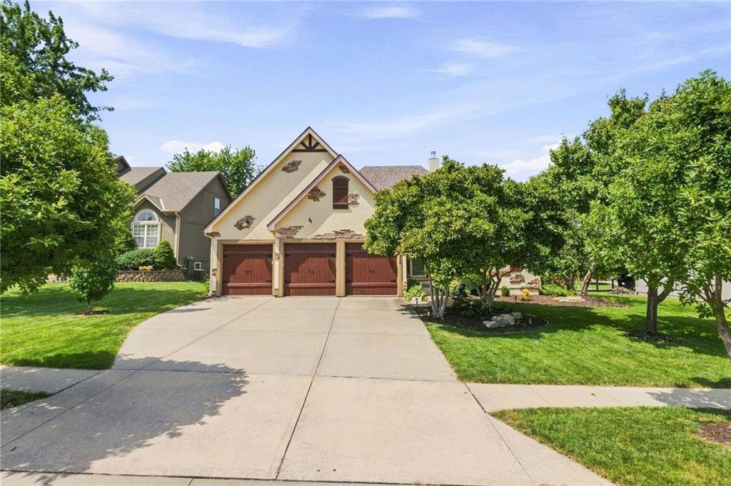 10230 Marion Street, Lenexa, KS 66220