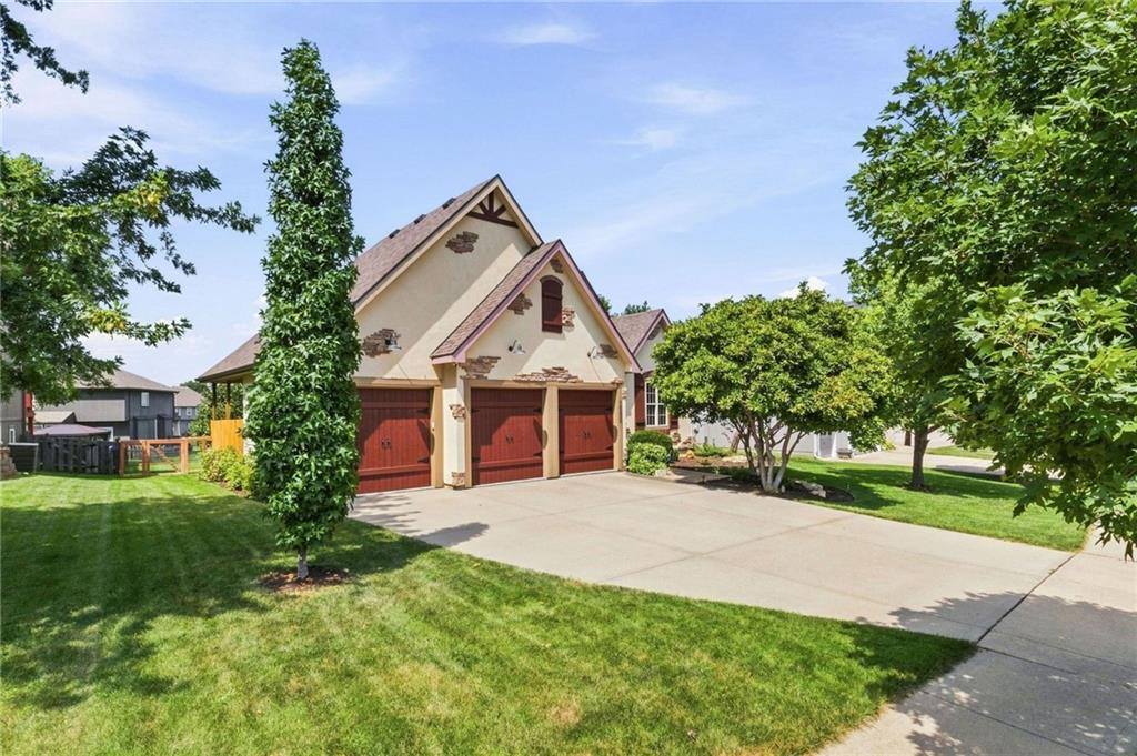 10230 Marion Street, Lenexa, KS 66220