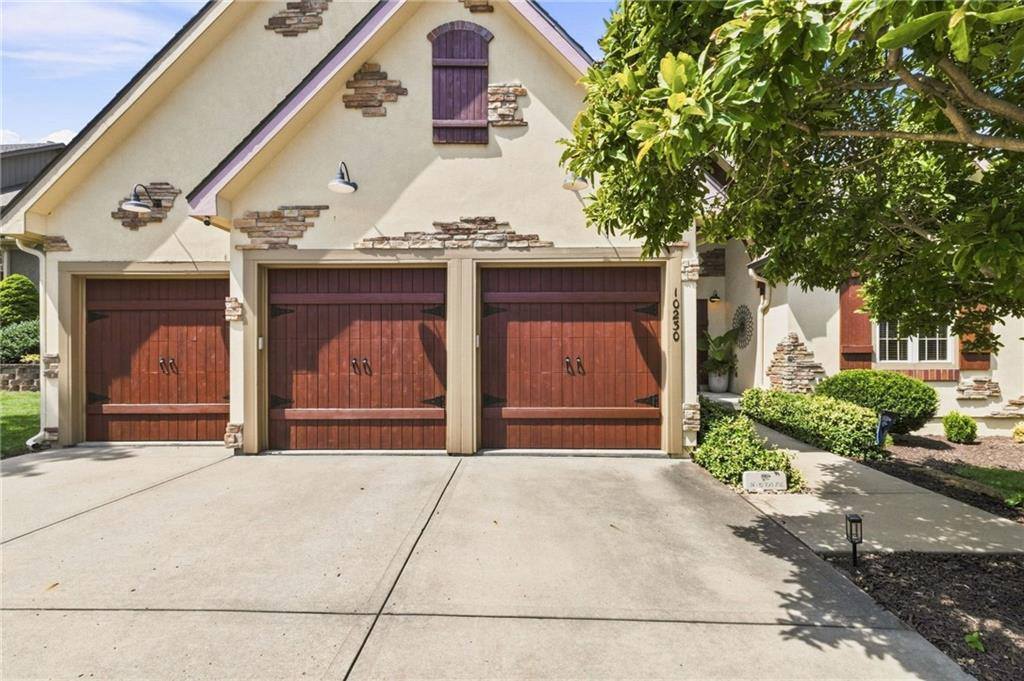 10230 Marion Street, Lenexa, KS 66220