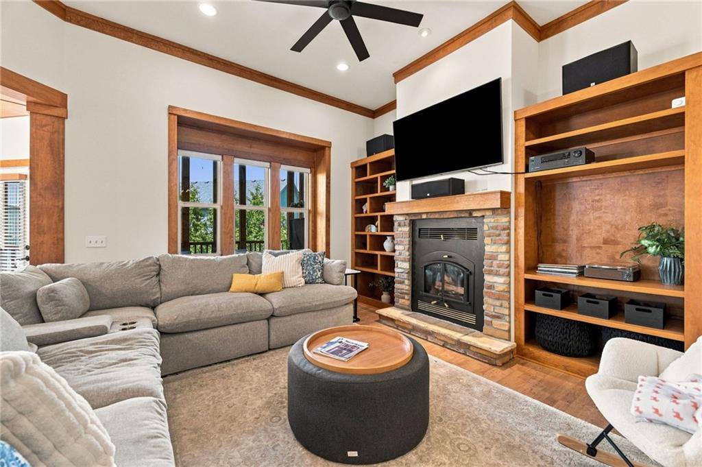 10230 Marion Street, Lenexa, KS 66220