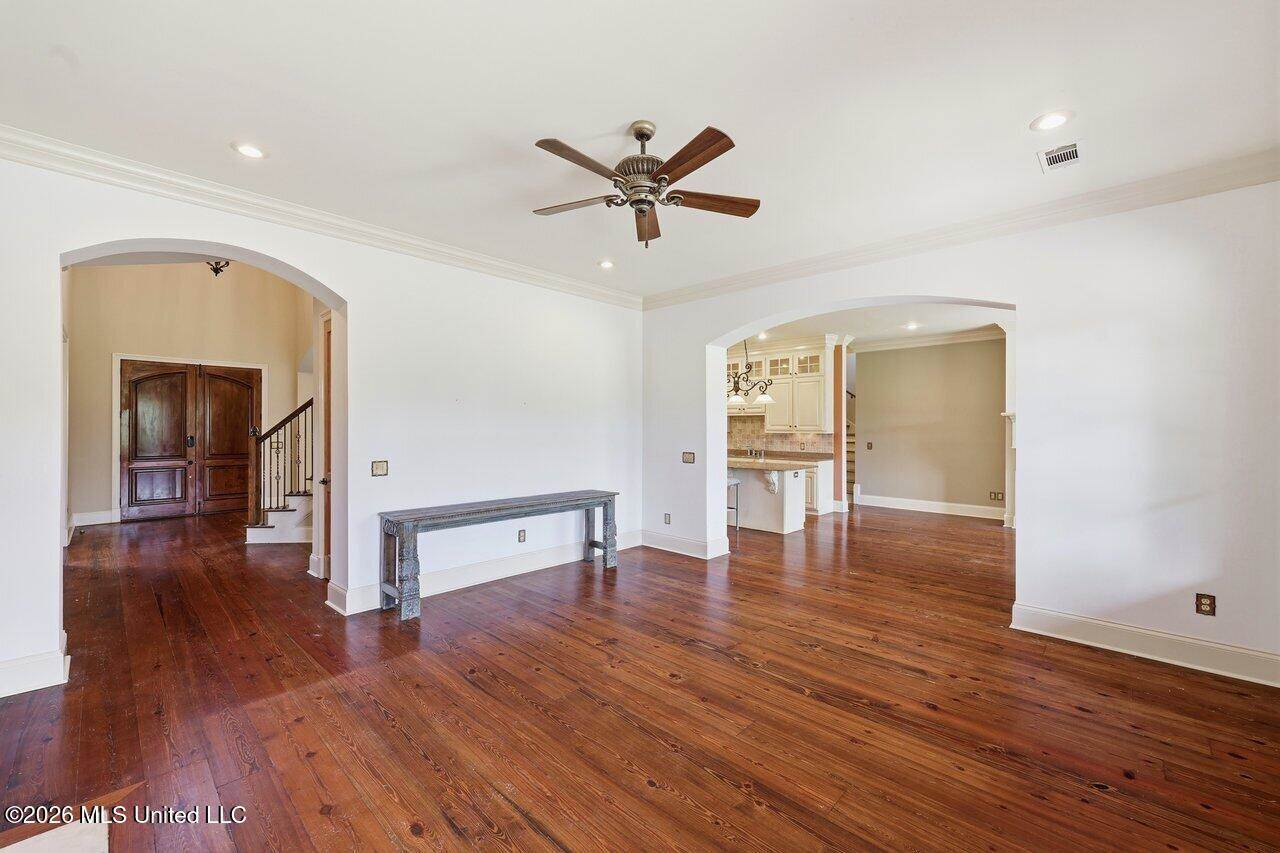 553 Twin Cedars Drive, Madison, MS 39110