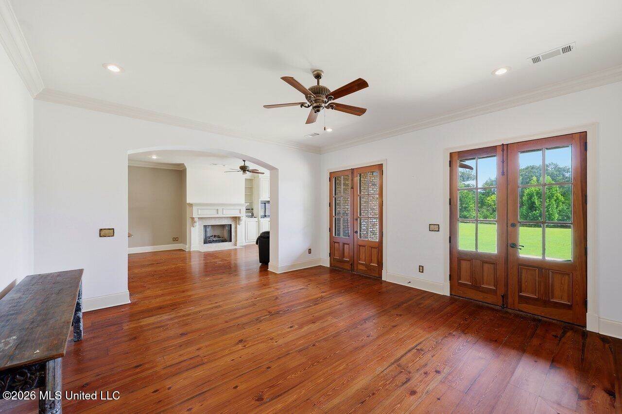553 Twin Cedars Drive, Madison, MS 39110