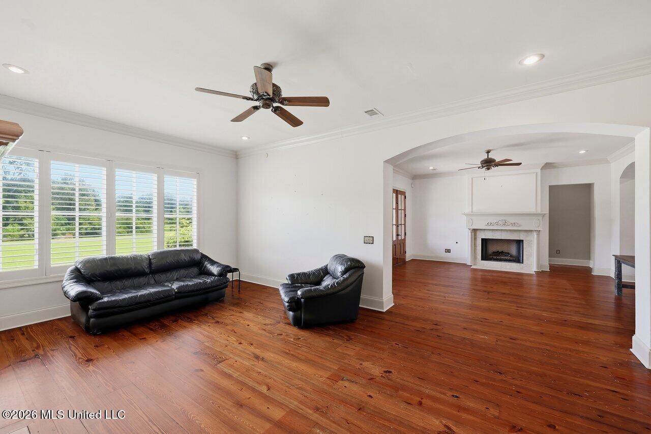 553 Twin Cedars Drive, Madison, MS 39110