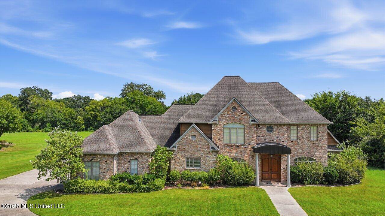553 Twin Cedars Drive, Madison, MS 39110