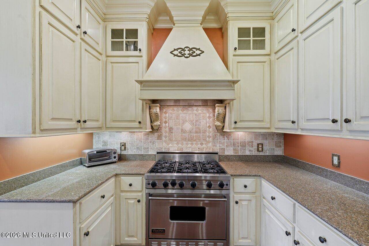 553 Twin Cedars Drive, Madison, MS 39110