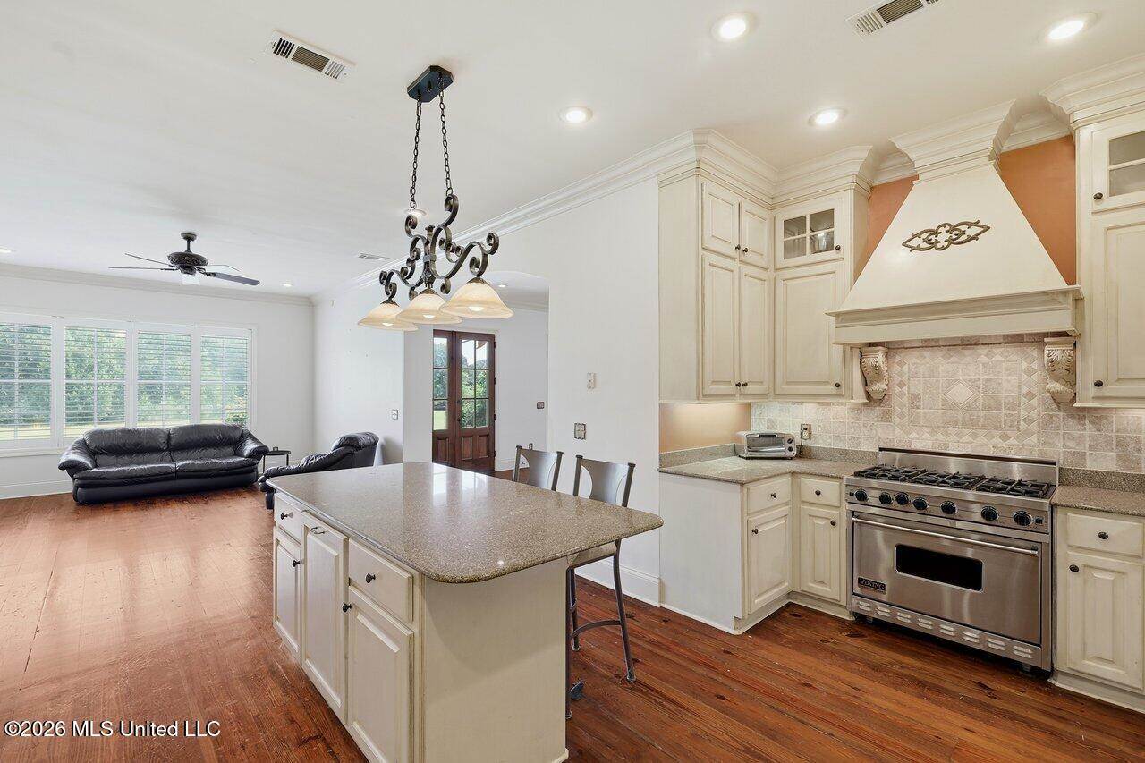 553 Twin Cedars Drive, Madison, MS 39110
