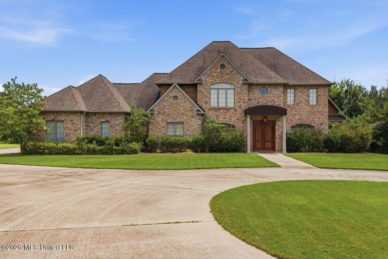 553 Twin Cedars Drive, Madison, MS 39110