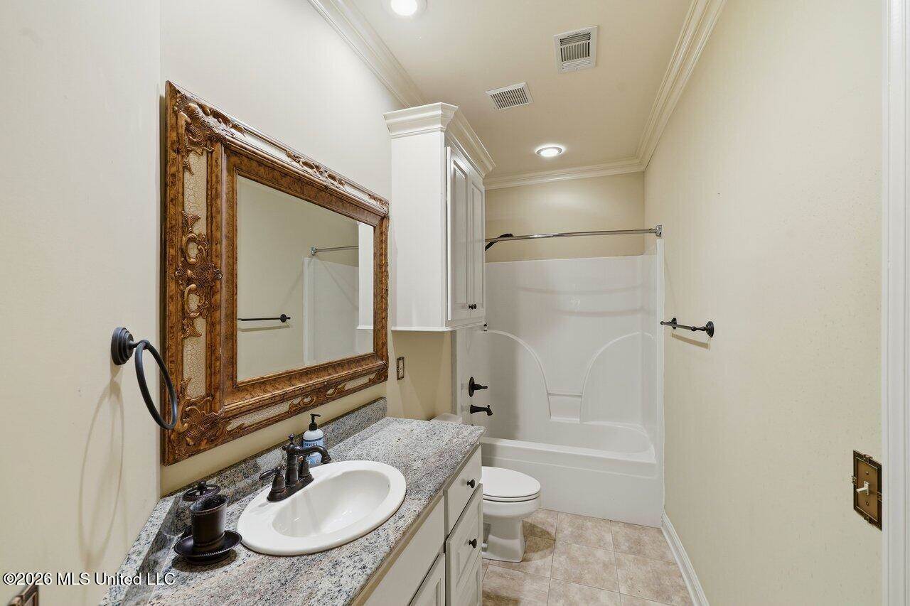 553 Twin Cedars Drive, Madison, MS 39110