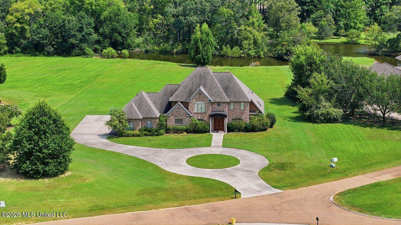 553 Twin Cedars Drive, Madison, MS 39110