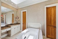 553 Twin Cedars Drive, Madison, MS 39110