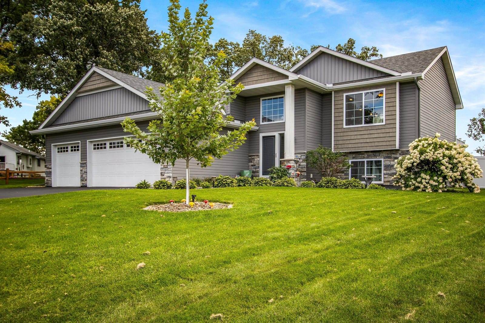13190 10th Circle South, Zimmerman, MN 55398