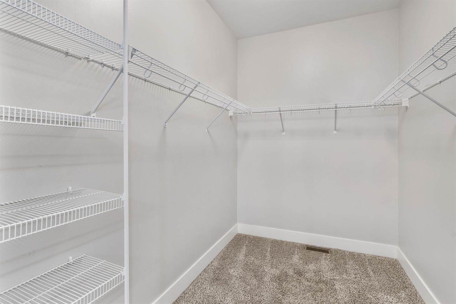 3044 Mary Leigh Drive, Bettendorf, IA 52722