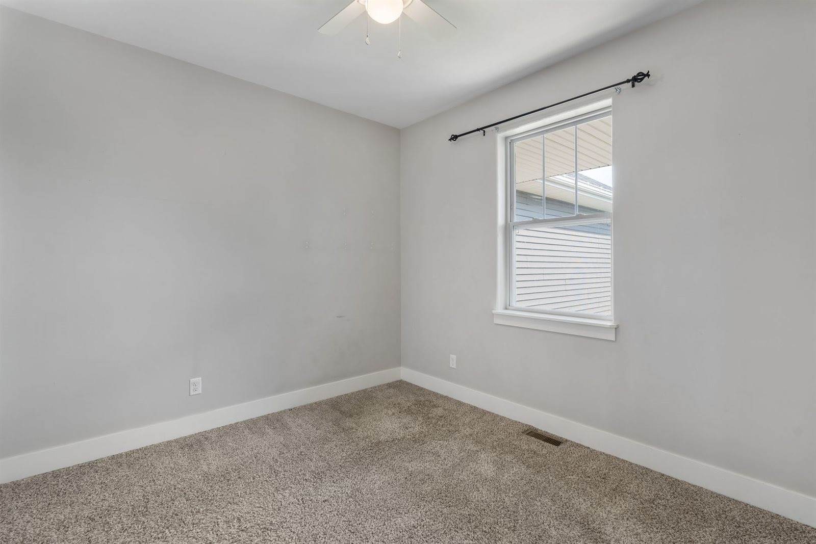 3044 Mary Leigh Drive, Bettendorf, IA 52722
