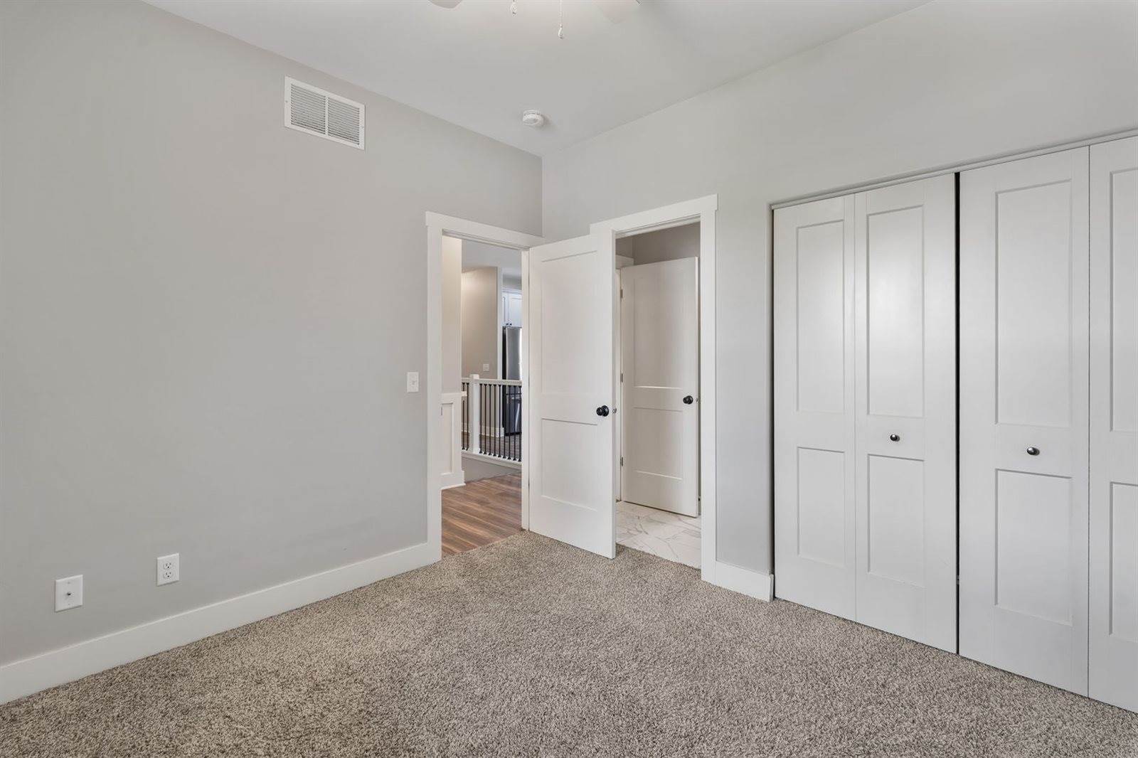 3044 Mary Leigh Drive, Bettendorf, IA 52722