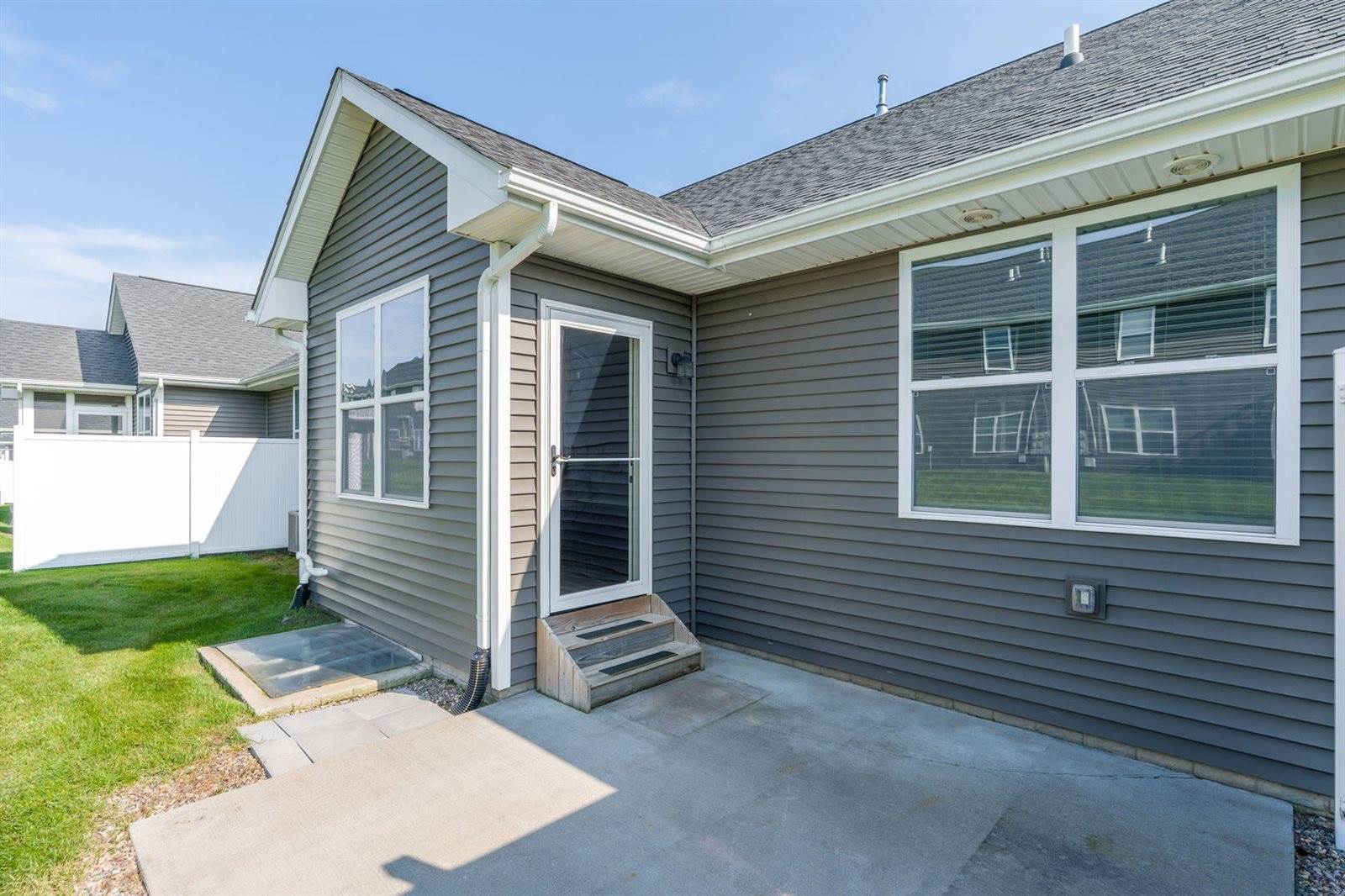 3044 Mary Leigh Drive, Bettendorf, IA 52722