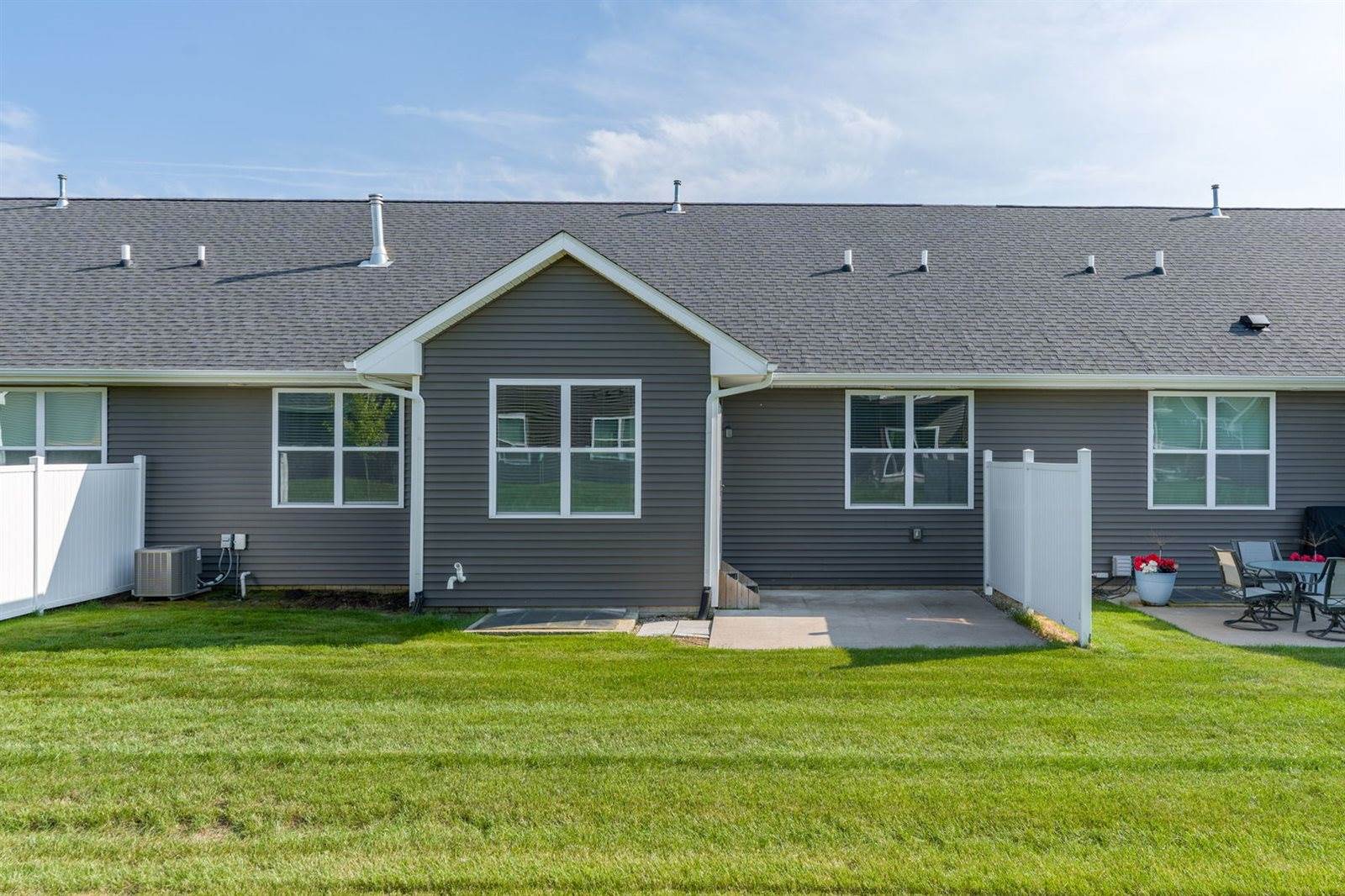 3044 Mary Leigh Drive, Bettendorf, IA 52722