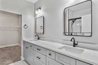 3044 Mary Leigh Drive, Bettendorf, IA 52722