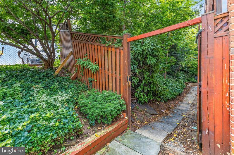 4114 NW Davis Place, Washington, DC 20007