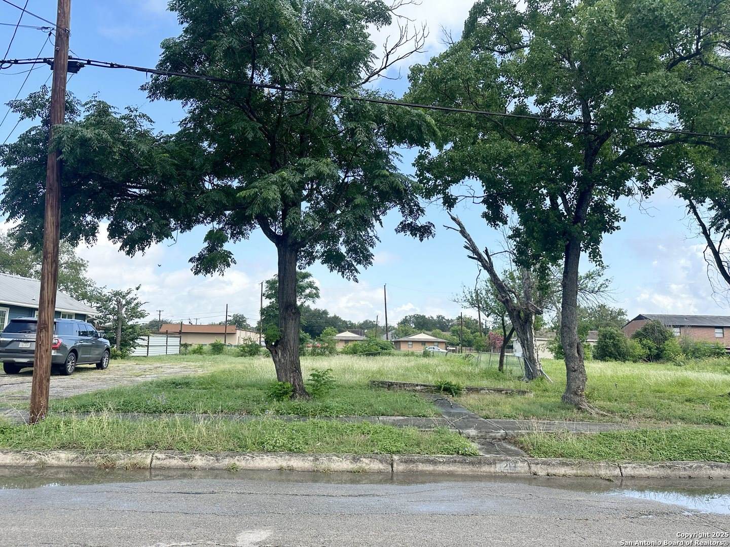 213 East Lindbergh Blvd, Universal City, TX 78148