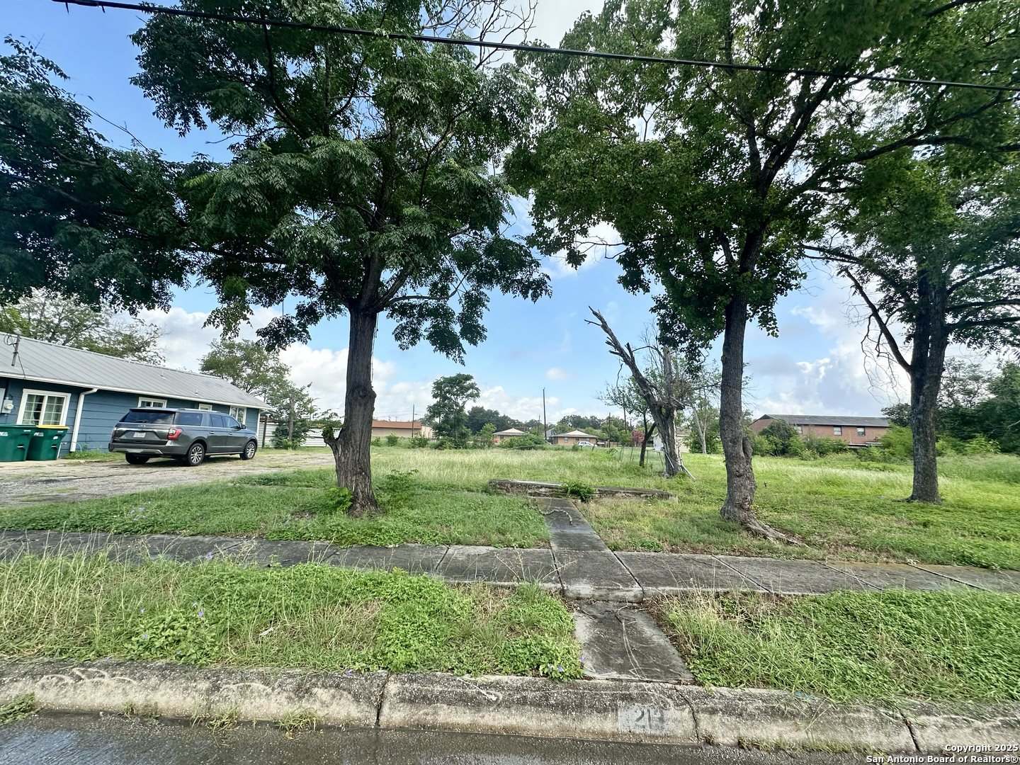 213 East Lindbergh Blvd, Universal City, TX 78148