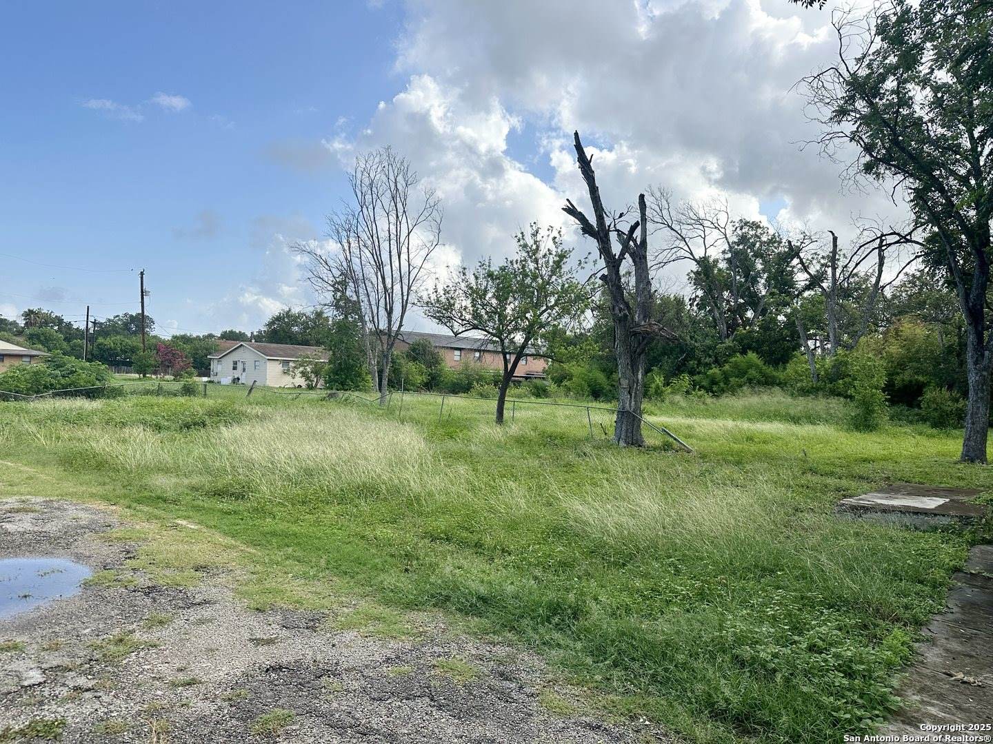 213 East Lindbergh Blvd, Universal City, TX 78148