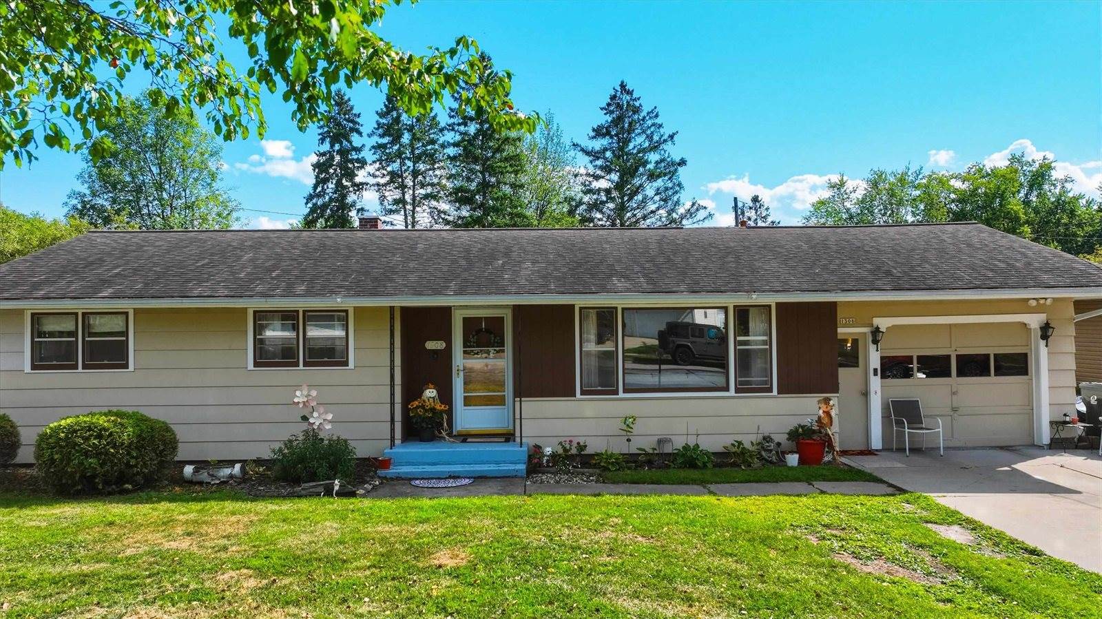 1308 E 17th Street, Marshfield, WI 54449