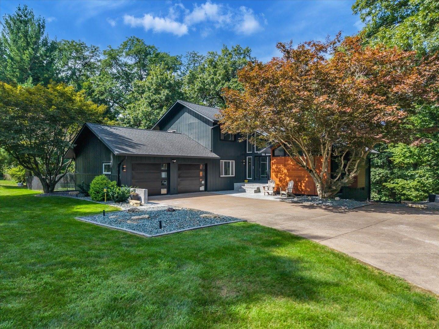 15 Valley View Drive, Blue Grass, IA 52726
