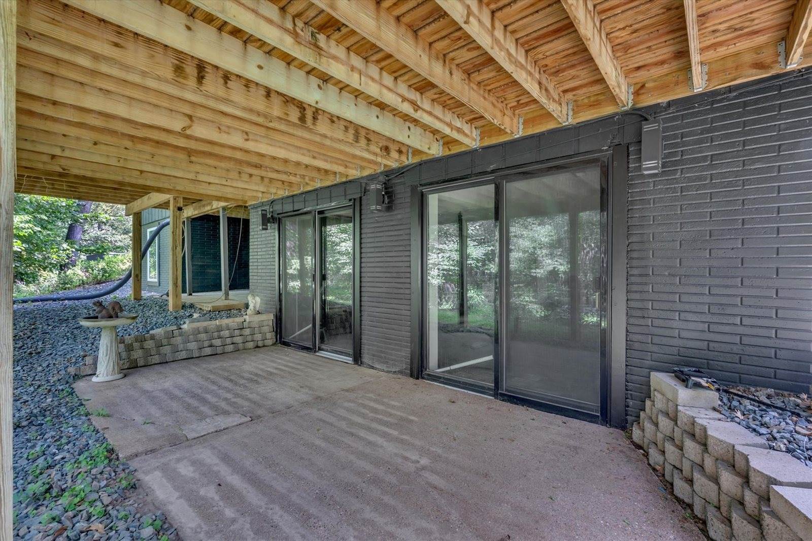 15 Valley View Drive, Blue Grass, IA 52726
