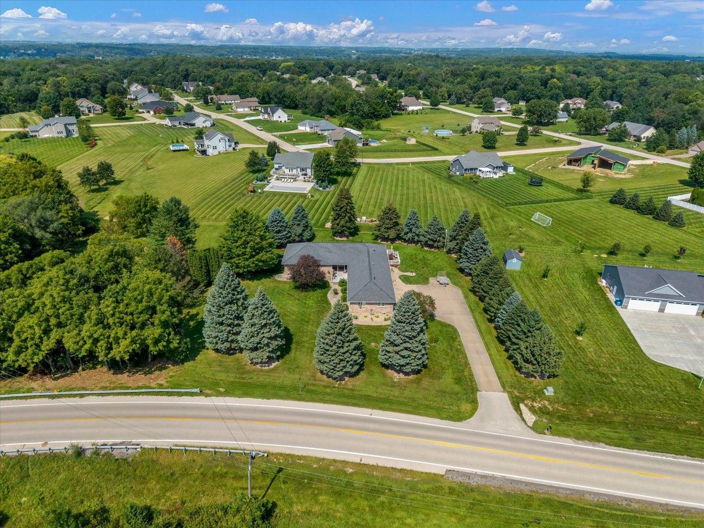 9628 228th Street North, Port Byron, IL 61275