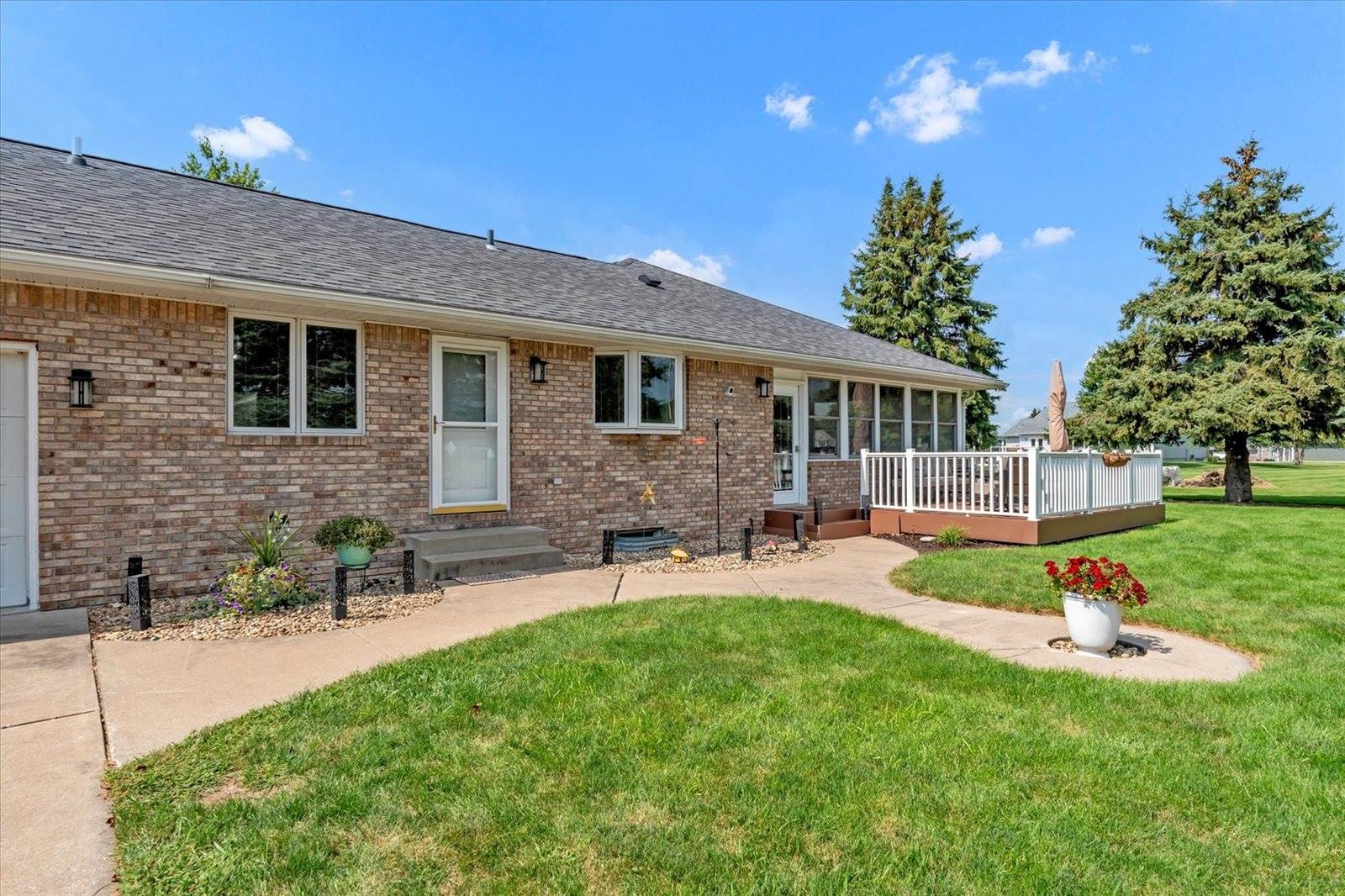 9628 228th Street North, Port Byron, IL 61275