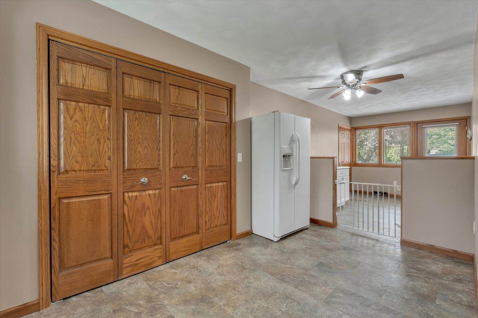 9628 228th Street North, Port Byron, IL 61275
