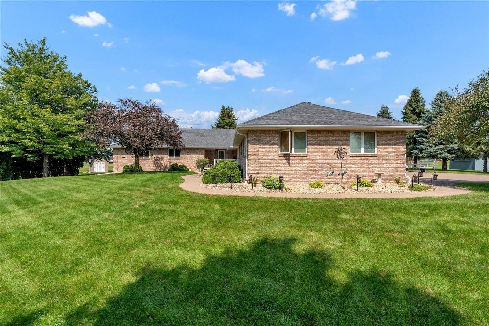 9628 228th Street North, Port Byron, IL 61275