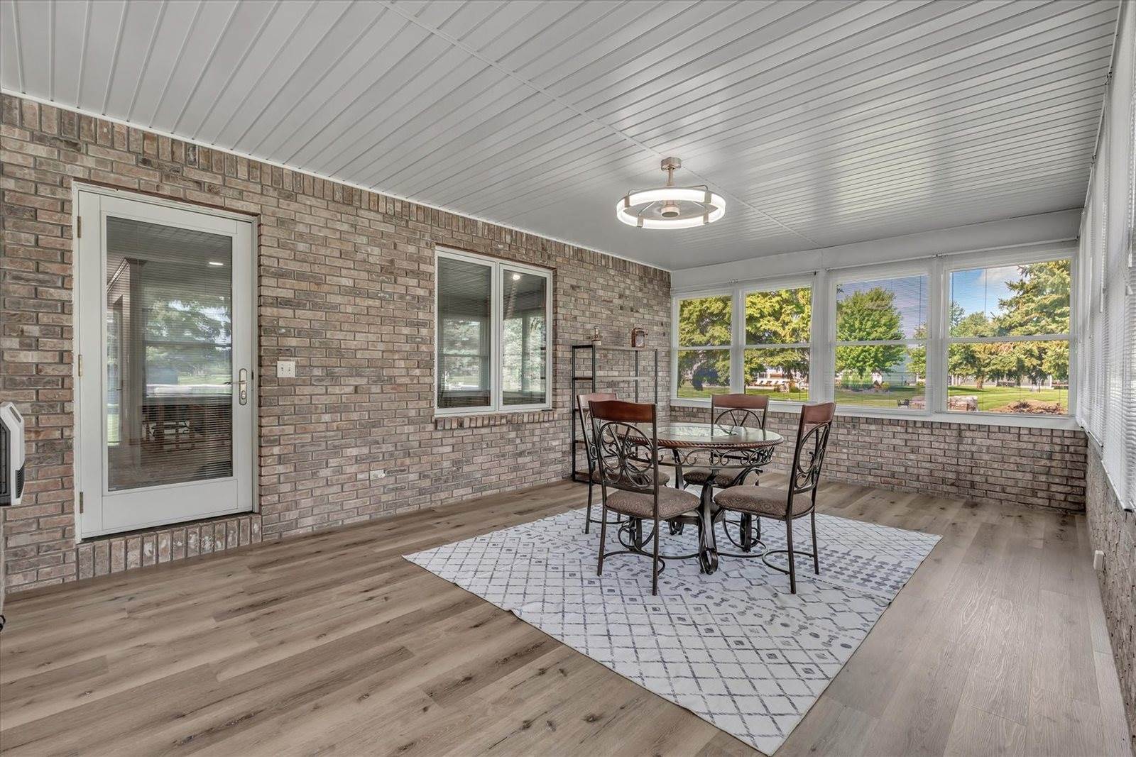 9628 228th Street North, Port Byron, IL 61275