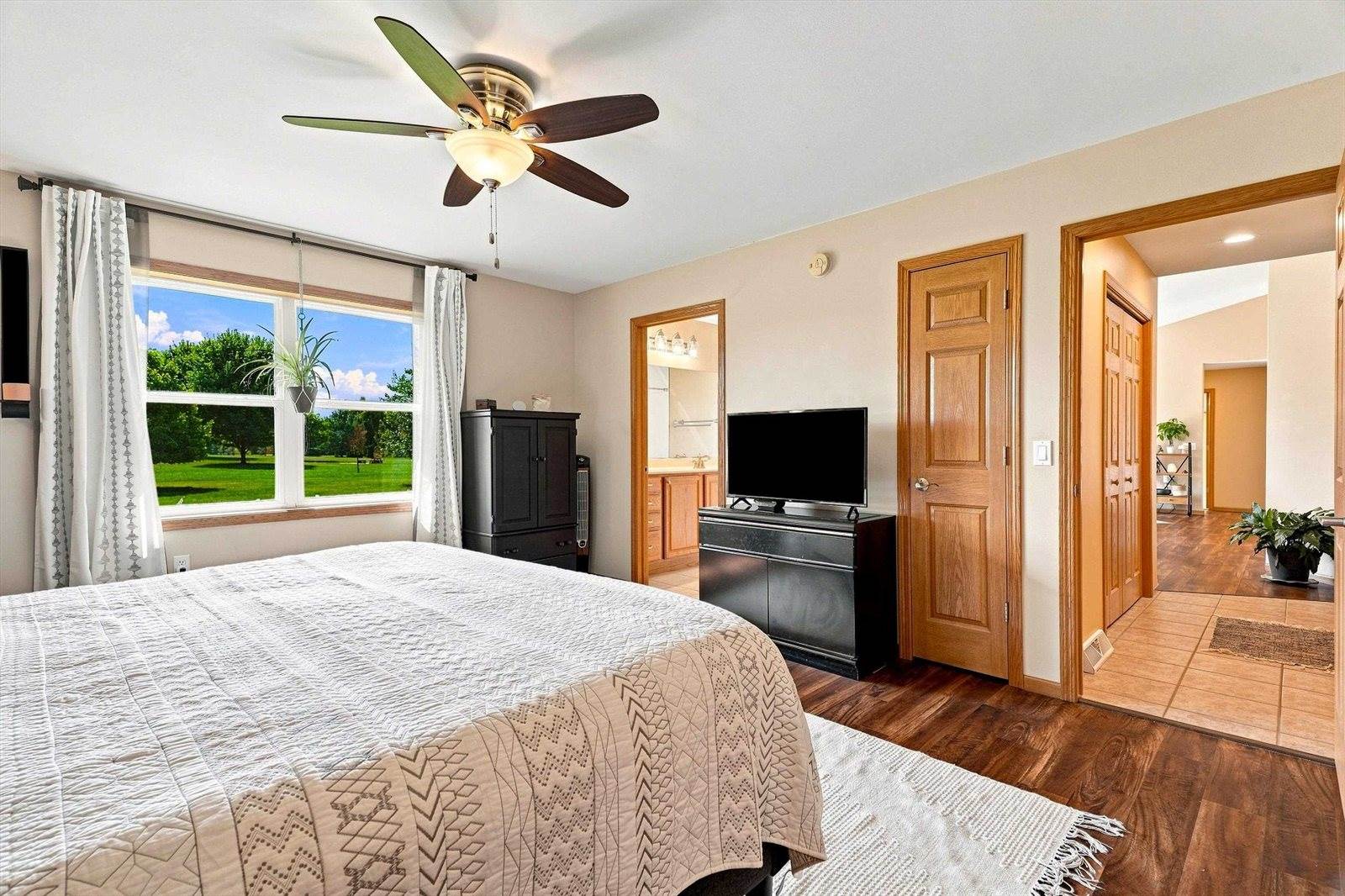 10585 County Road Y, Marshfield, WI 54449