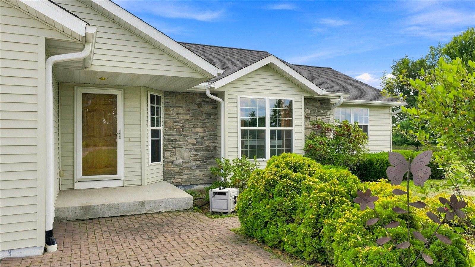 10585 County Road Y, Marshfield, WI 54449