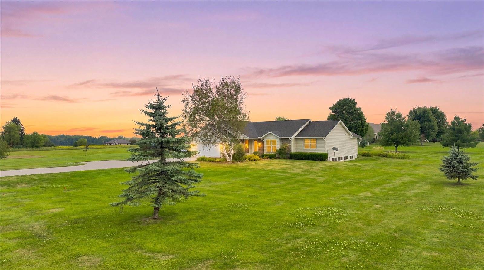 10585 County Road Y, Marshfield, WI 54449