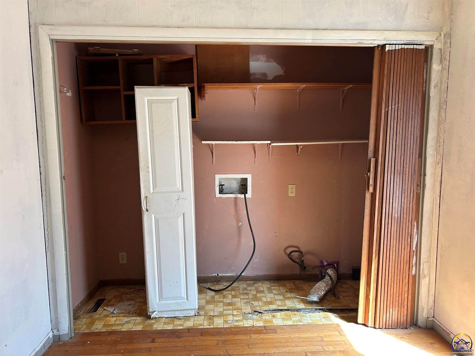 1166 SW Randolph AVE, Topeka, KS 66604