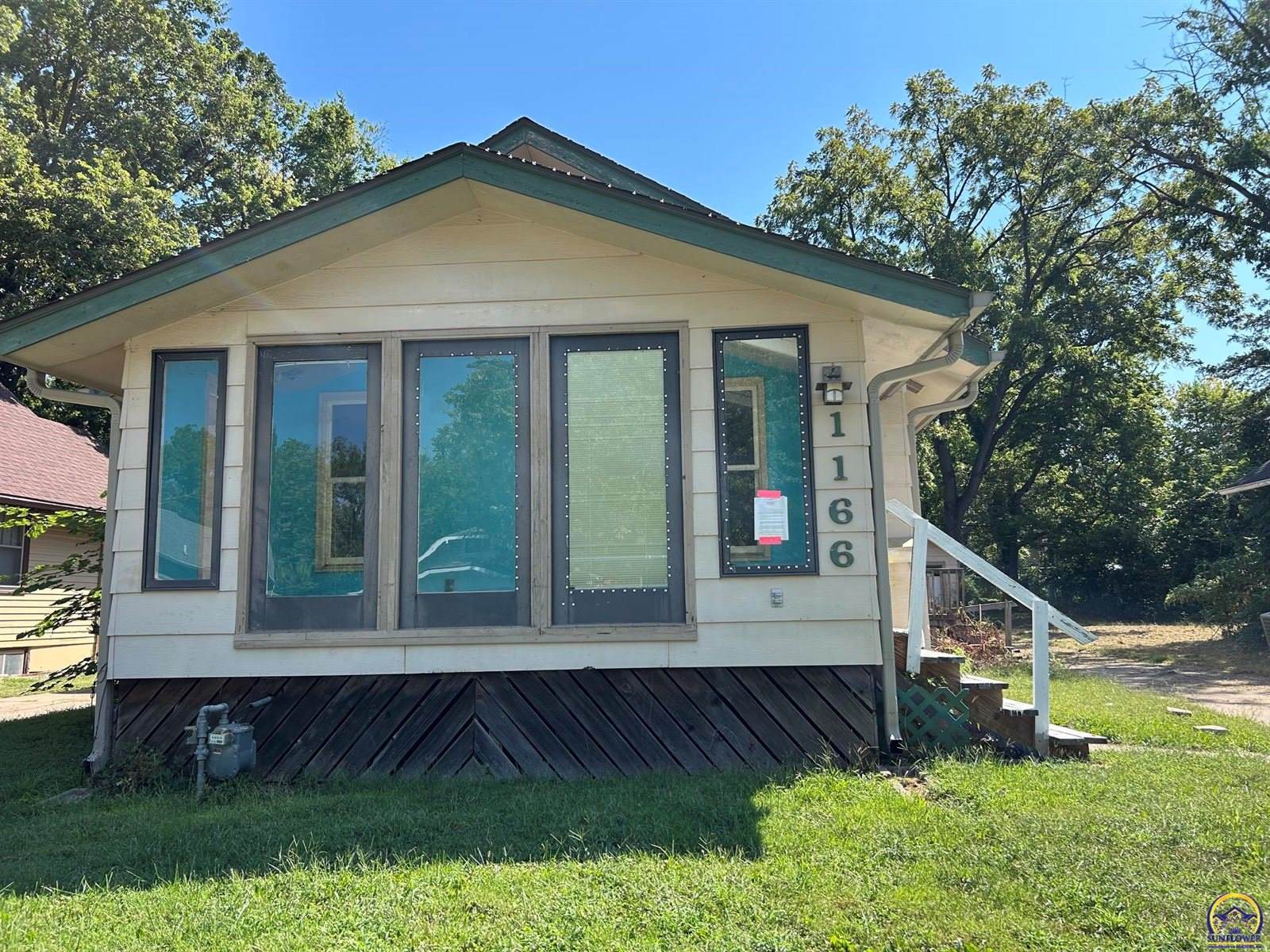 1166 SW Randolph AVE, Topeka, KS 66604