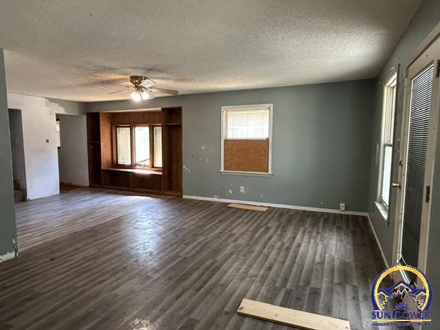 1166 SW Randolph AVE, Topeka, KS 66604