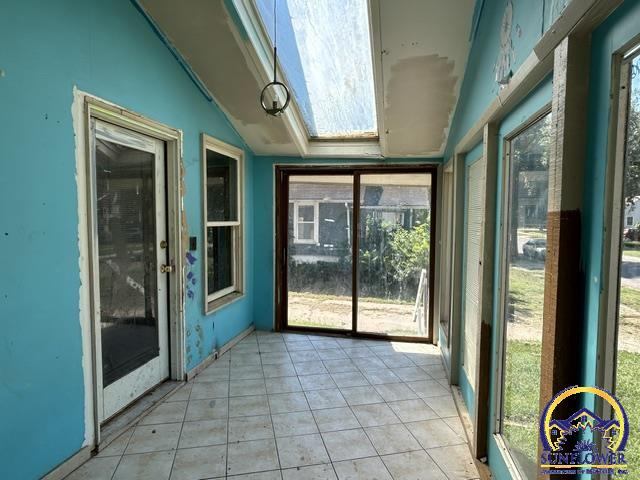 1166 SW Randolph AVE, Topeka, KS 66604