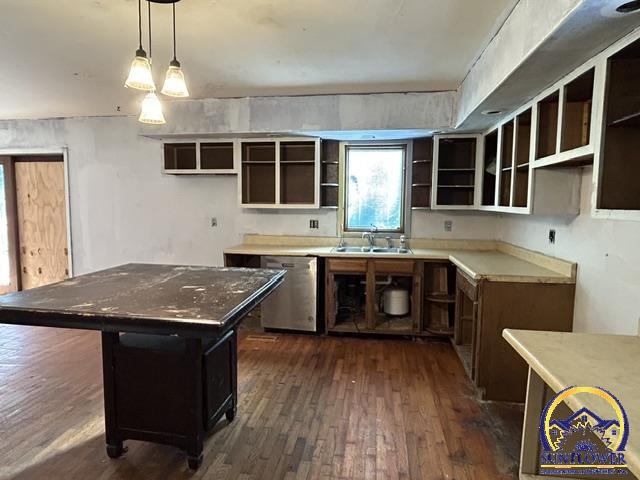 1166 SW Randolph AVE, Topeka, KS 66604
