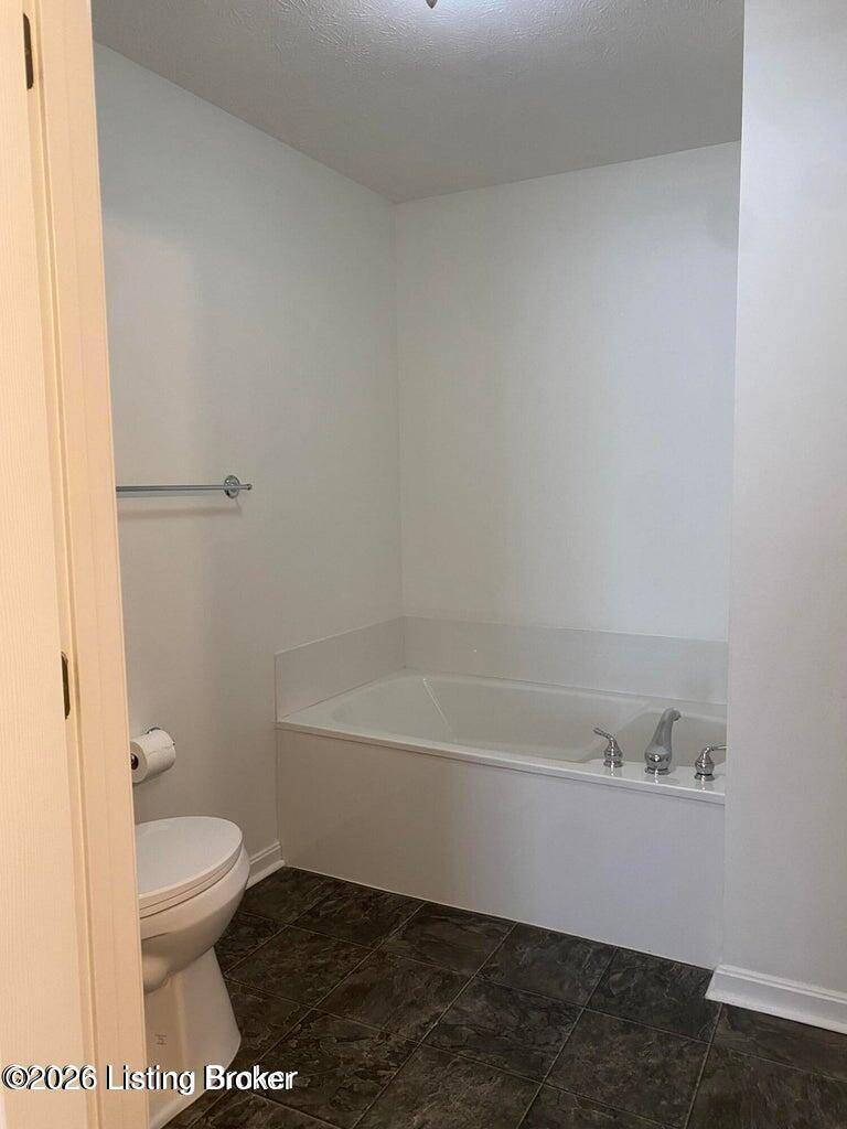 11305 Ridge Lake Dr, Louisville, KY 40272