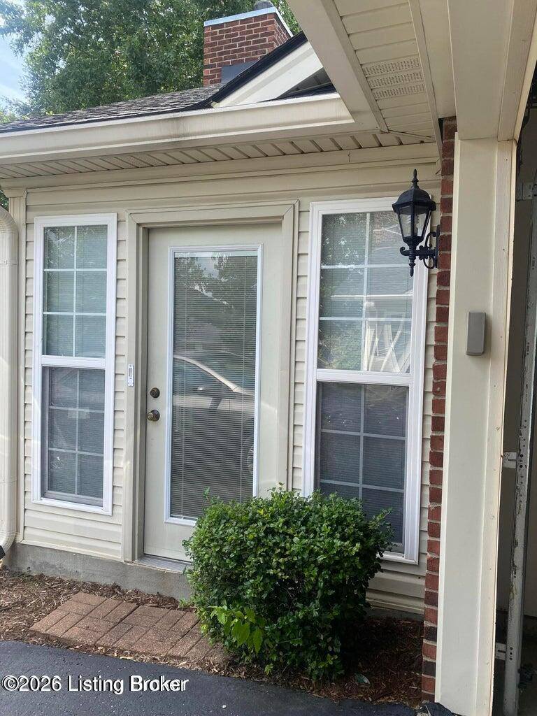 11305 Ridge Lake Dr, Louisville, KY 40272