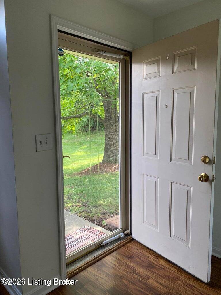 11305 Ridge Lake Dr, Louisville, KY 40272