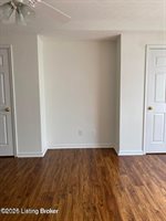 11305 Ridge Lake Dr, Louisville, KY 40272