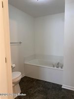 11305 Ridge Lake Dr, Louisville, KY 40272