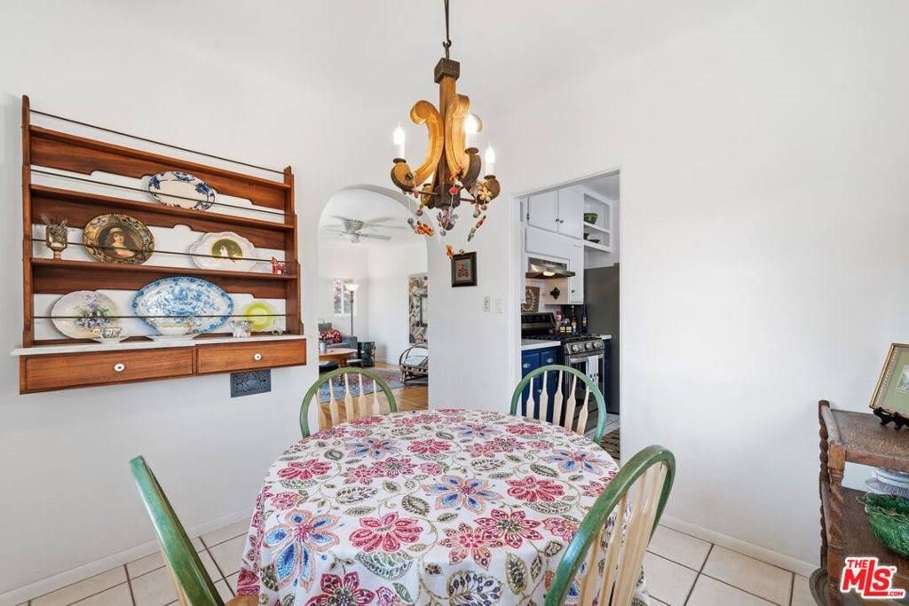 929 Dexter Street, Los Angeles, CA 90042