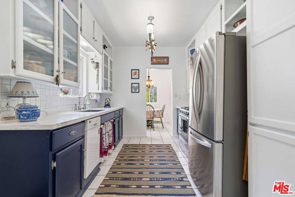 929 Dexter Street, Los Angeles, CA 90042